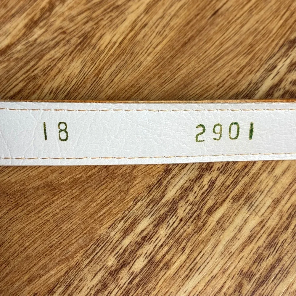 Vintage Skinny Belt White Faux Leather Silver Buckle Y2K IndieSleeze Minimalist